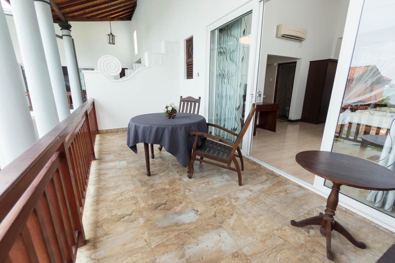 Hotel Neptune Bay Unawatuna Beach Esterno foto