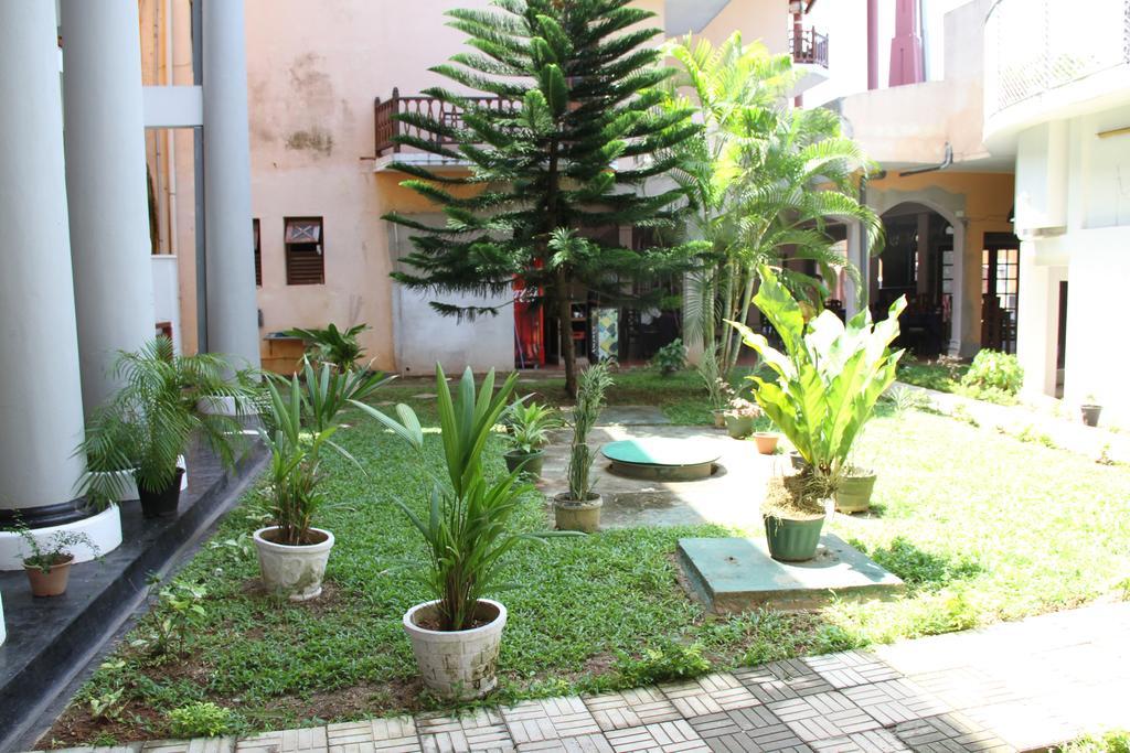 Hotel Neptune Bay Unawatuna Beach Esterno foto