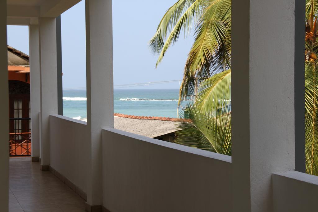 Hotel Neptune Bay Unawatuna Beach Esterno foto