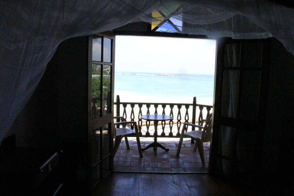 Hotel Neptune Bay Unawatuna Beach Esterno foto