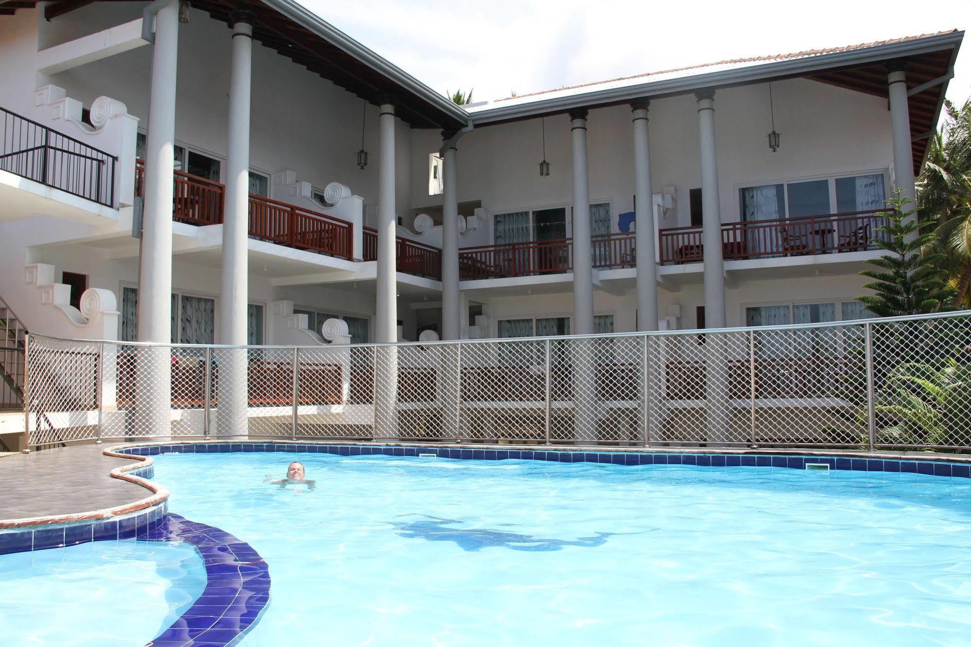 Hotel Neptune Bay Unawatuna Beach Esterno foto