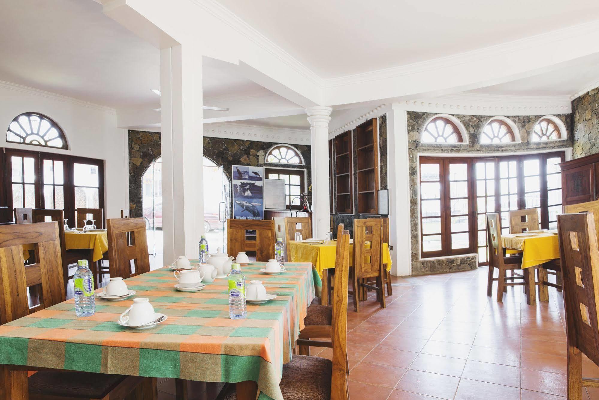 Hotel Neptune Bay Unawatuna Beach Esterno foto