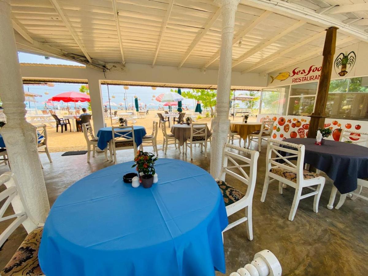 Hotel Neptune Bay Unawatuna Beach Esterno foto